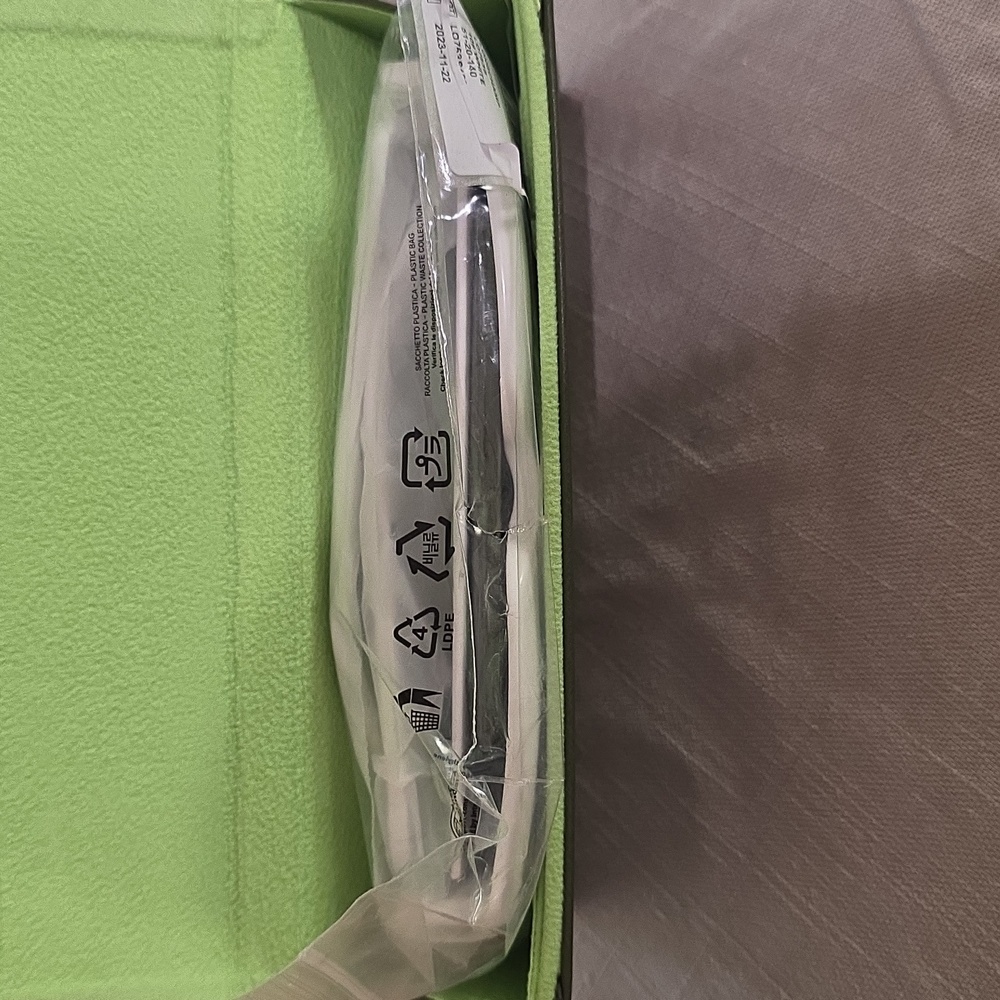Longchamp White Sunglasses *NEW IN CASE* - Picture 10 of 10